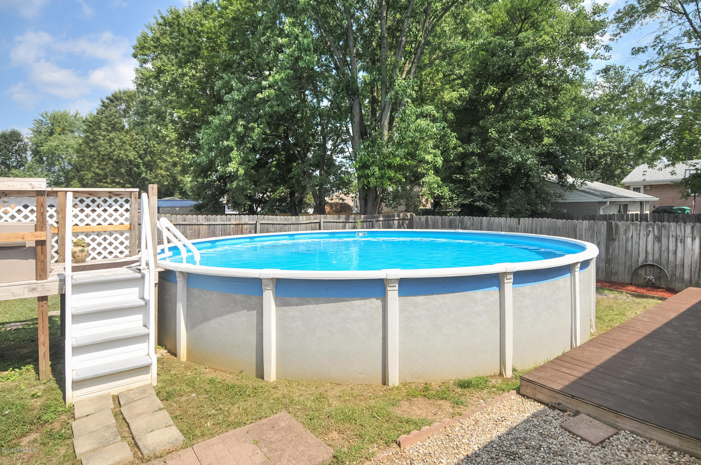 164 Beechland Road Louisville, KY 40229 - Photo 40 of 41 164BeechlandRd-40