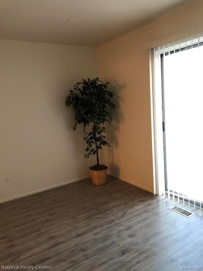 4294 15 Mile Road Sterling Heights, MI 48310 - Photo 5 of 9 0.jpg