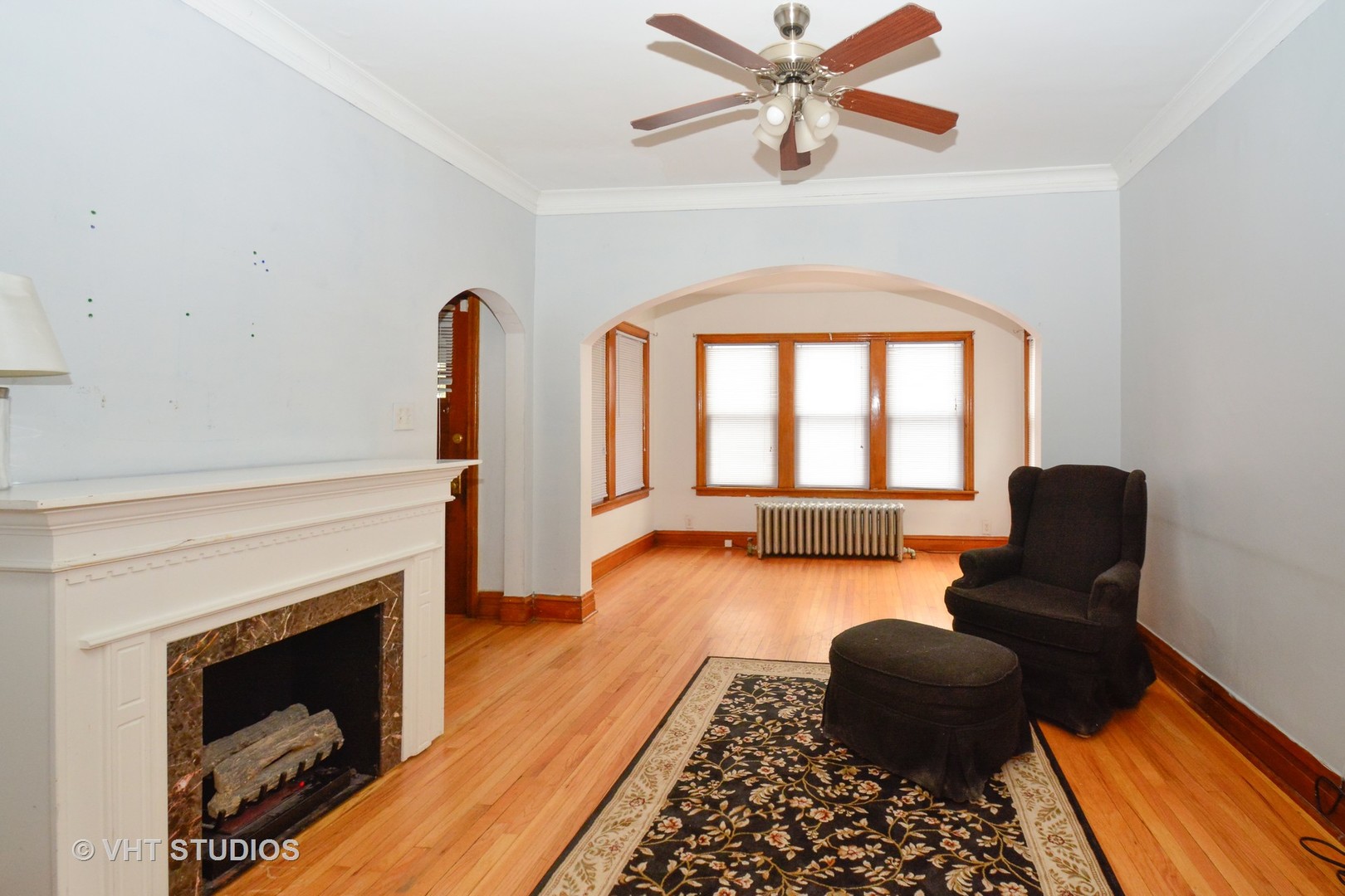 6332 South Kolin Avenue Chicago, IL 60629 - Photo 2 of 10