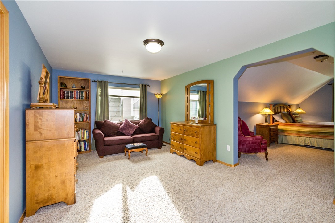 5312 Northeast 11th Court Renton, WA 98059 - Photo 11 of 19 Gallery Image 11