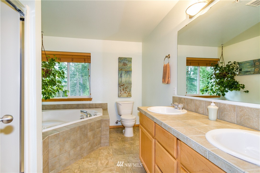 5312 Northeast 11th Court Renton, WA 98059 - Photo 12 of 19 Gallery Image 12