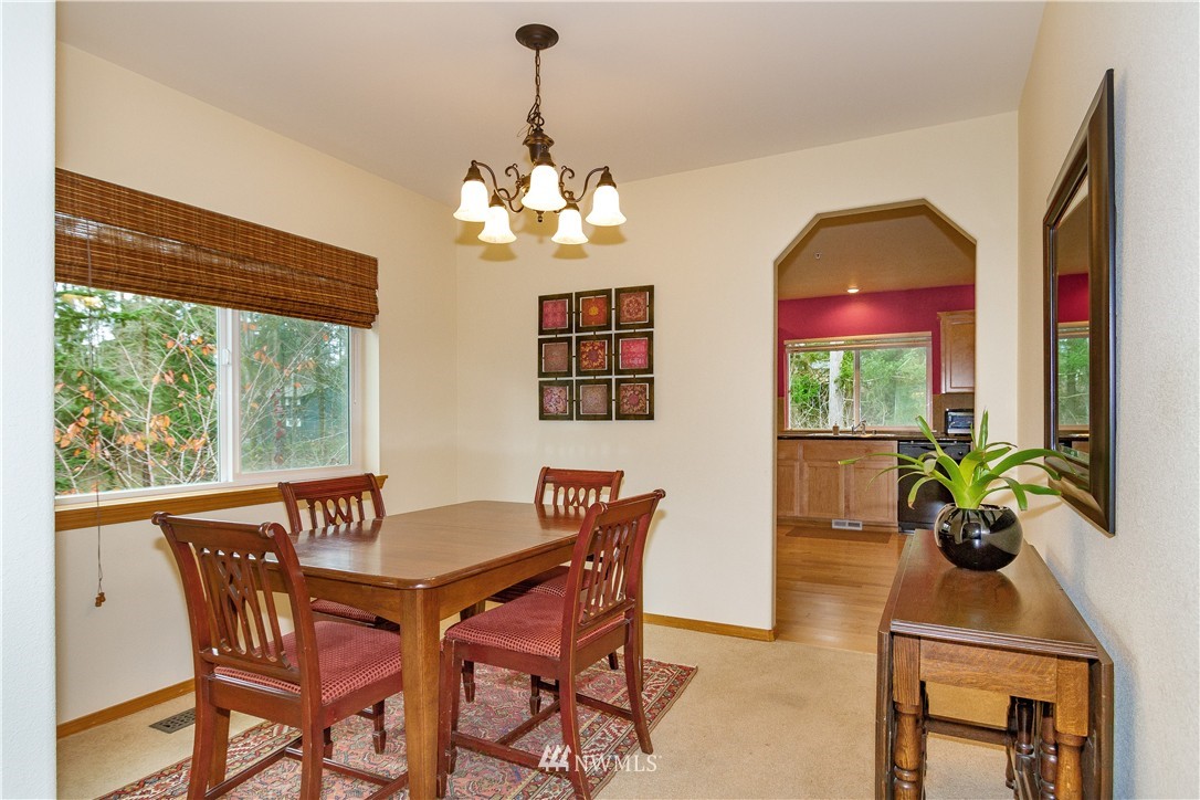 5312 Northeast 11th Court Renton, WA 98059 - Photo 6 of 19 Gallery Image 6