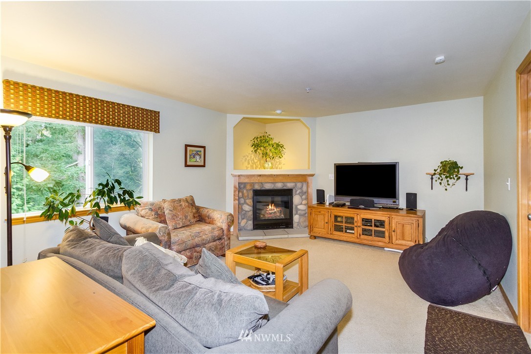 5312 Northeast 11th Court Renton, WA 98059 - Photo 8 of 19 Gallery Image 8