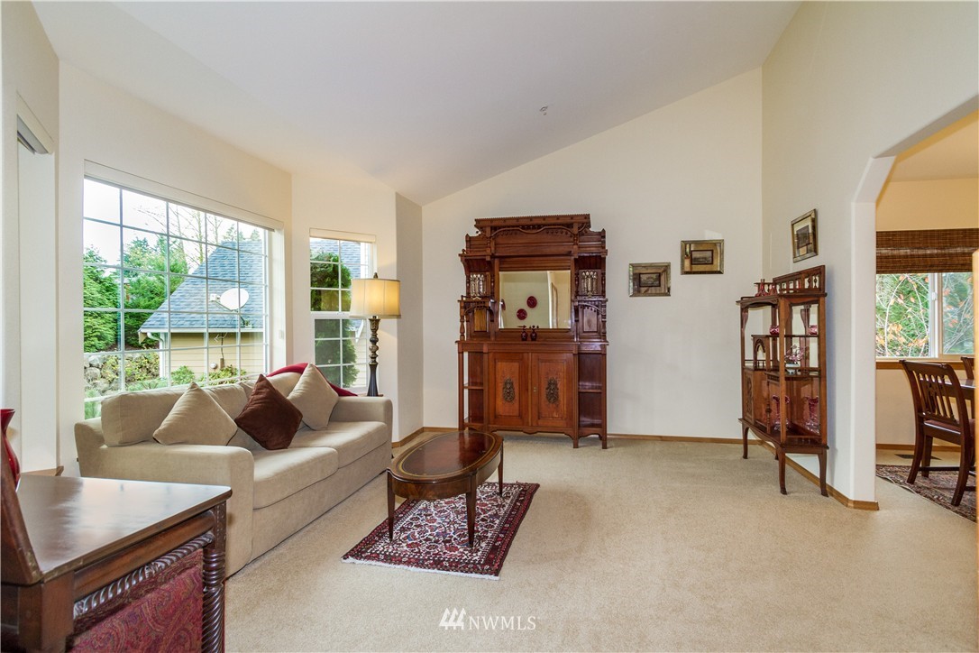 5312 Northeast 11th Court Renton, WA 98059 - Photo 9 of 19 Gallery Image 9