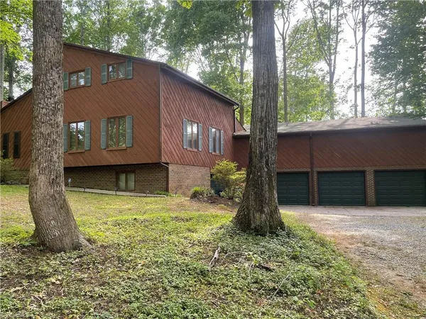 $459,900 | 6902 Greenland Avenue, Julian, NC 27283