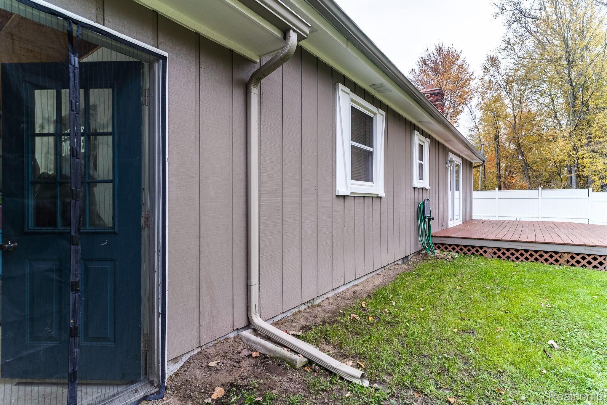 5895 Lakeshore Road Fort Gratiot, MI 48059 - Photo 29 of 46 5895 Lakeshore Rd (28 of 38).jpg