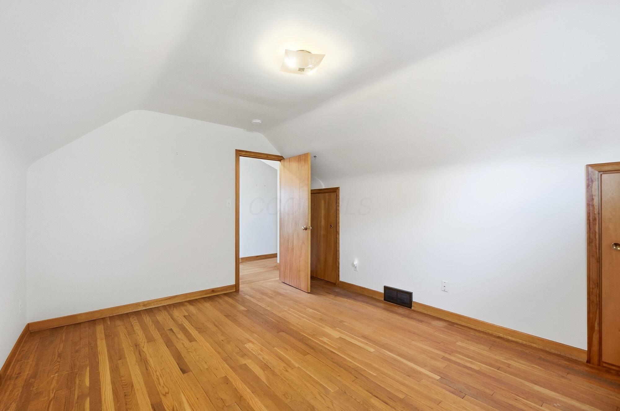559 Enfield Road Columbus, OH 43209 - Photo 27 of 33 The upstairs hall also has 2 closets for clothes and extra items.