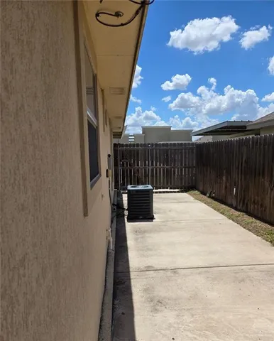 $975 | 2204 Taxco Court, Unit 2, Edinburg, TX 78542