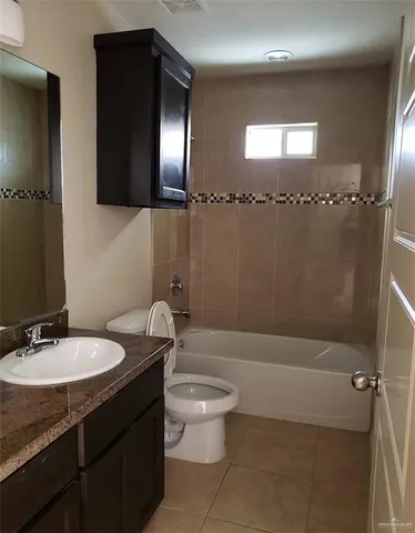 $975 | 2204 Taxco Court, Unit 2, Edinburg, TX 78542