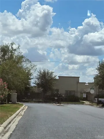 $975 | 2204 Taxco Court, Unit 2, Edinburg, TX 78542