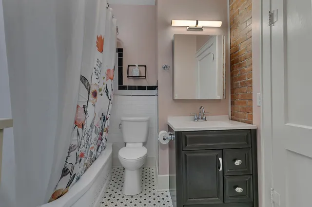 $229,900 | 117 Main Street North, New London, MN 56273