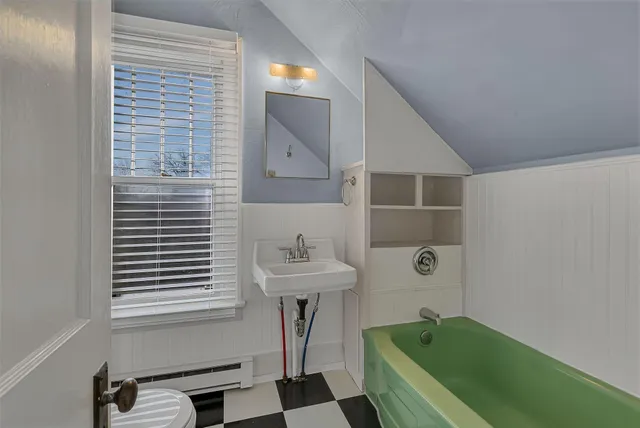 $229,900 | 117 Main Street North, New London, MN 56273