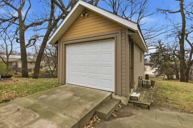 $229,900 | 117 Main Street North, New London, MN 56273