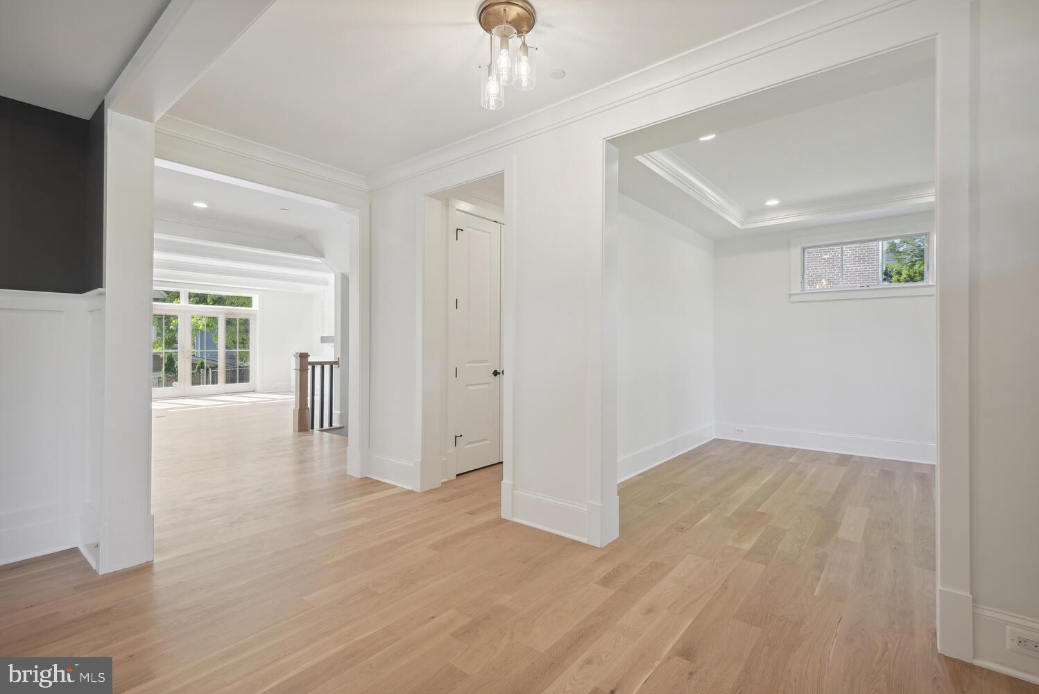 8600 Pelham Road Bethesda, MD 20817 - Photo 18 of 26 Primary Suite