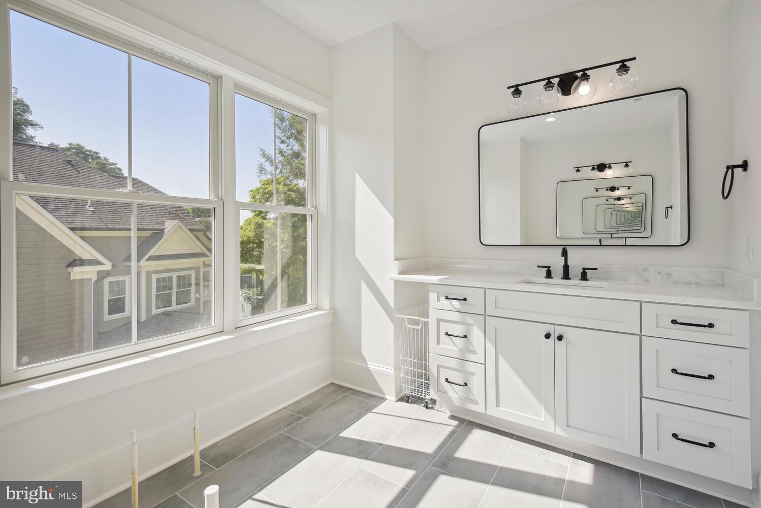 8600 Pelham Road Bethesda, MD 20817 - Photo 20 of 26 Primary Bath