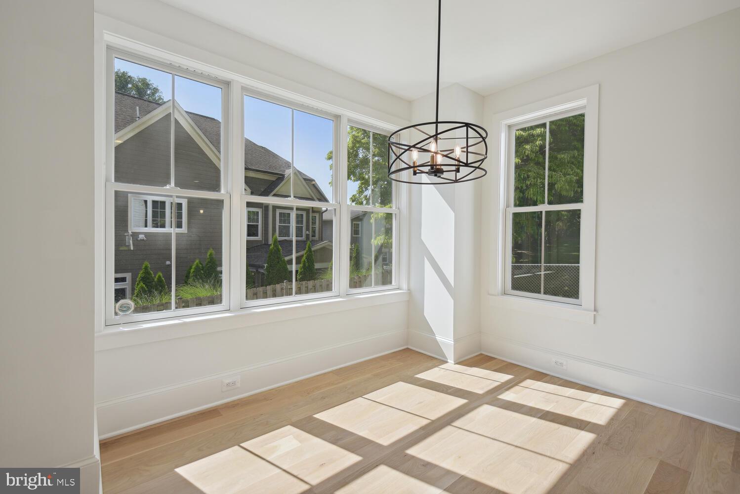 8600 Pelham Road Bethesda, MD 20817 - Photo 9 of 26 Living Room