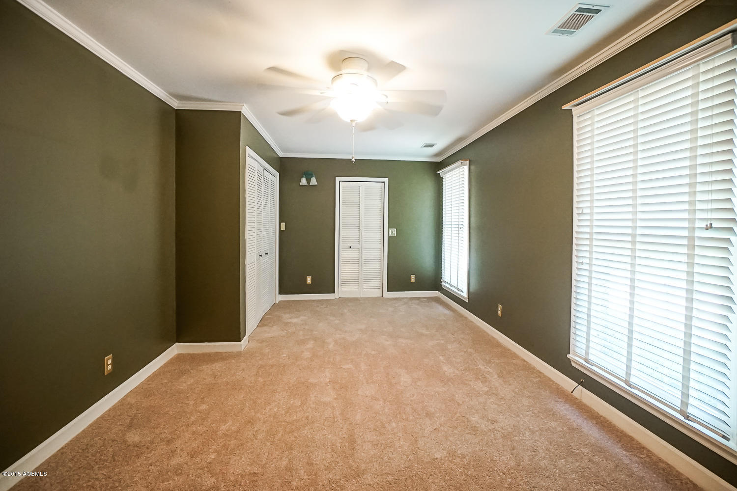 124 North Hermitage Road Beaufort, SC 29902 - Photo 17 of 33 Both Guest and Master have new Carpet