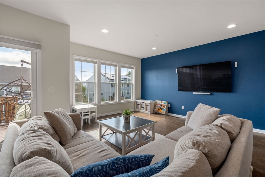 49 Walnut Way, Unit 49 Hopkinton, MA 01748 - Photo 16 of 39 Gallery Image 16