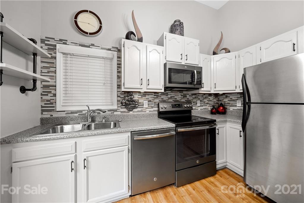 47 Fair Oaks Road, Unit A Arden, NC 28704 - Photo 9 of 23 Gallery Image 9