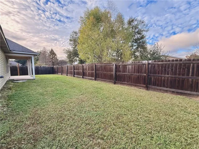 $1,850 | 18049 Bass Lake Trail, Ponchatoula, LA 70454