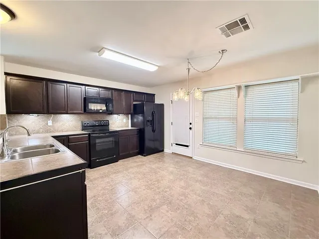 $1,850 | 18049 Bass Lake Trail, Ponchatoula, LA 70454