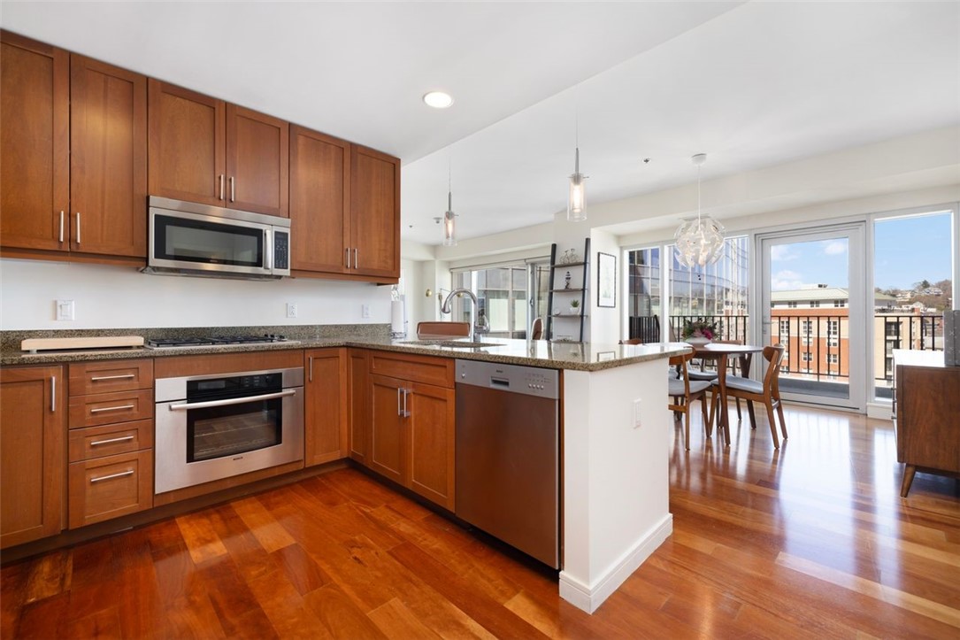 200 Exchange Street, Unit 812 Providence, RI 02903 - Photo 15 of 47 Kitchen/ Dining Area
