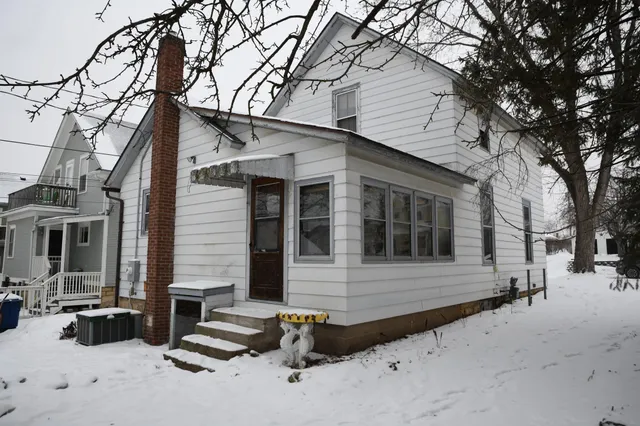 $113,377 | 418 8th Street, Red Wing, MN 55066