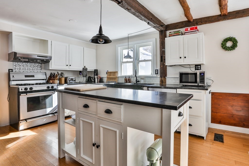 33 Wilder Road Bolton, MA 01740 - Photo 12 of 31