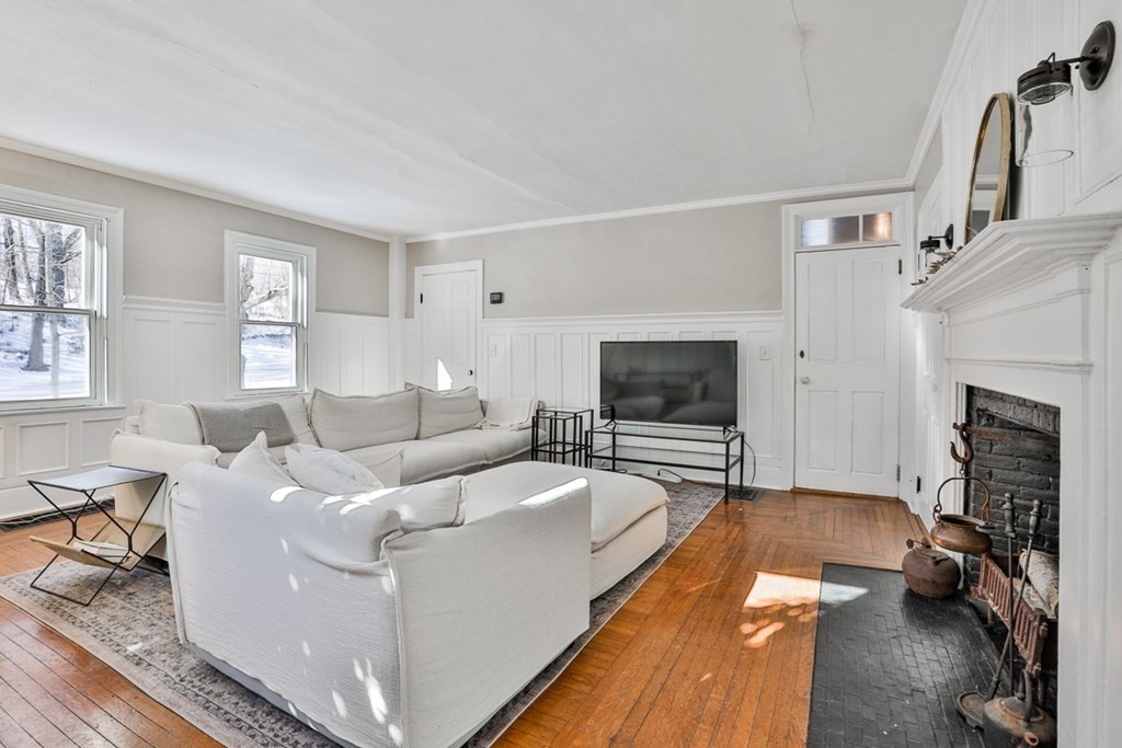 33 Wilder Road Bolton, MA 01740 - Photo 7 of 31