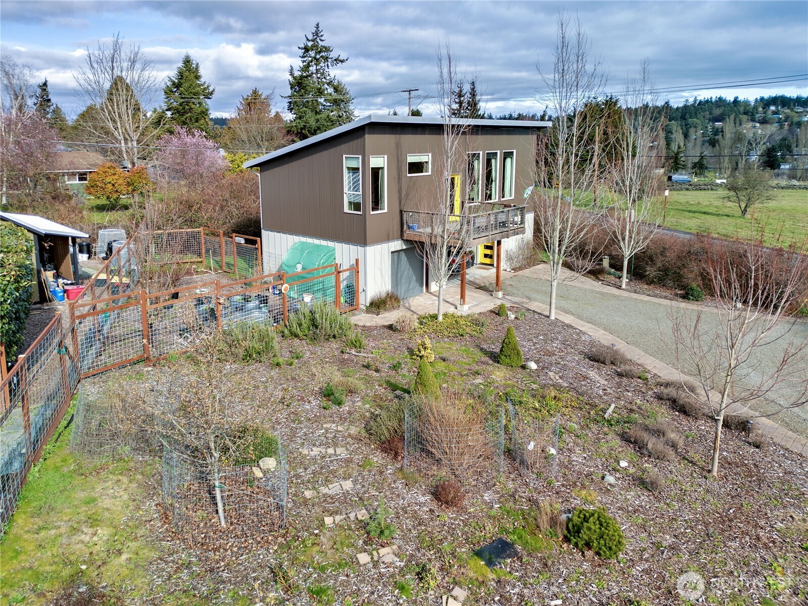 406 Discovery Road Port Townsend, WA 98368 - Photo 2 of 39