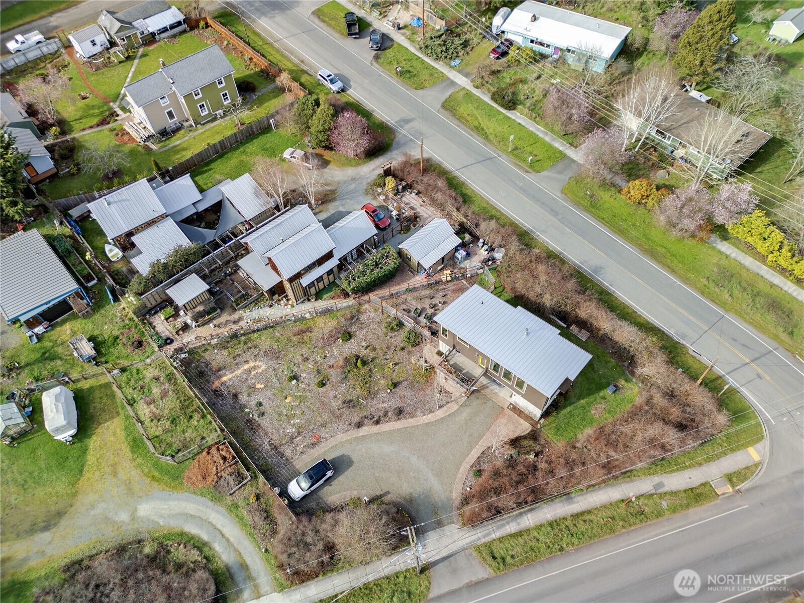 406 Discovery Road Port Townsend, WA 98368 - Photo 3 of 39