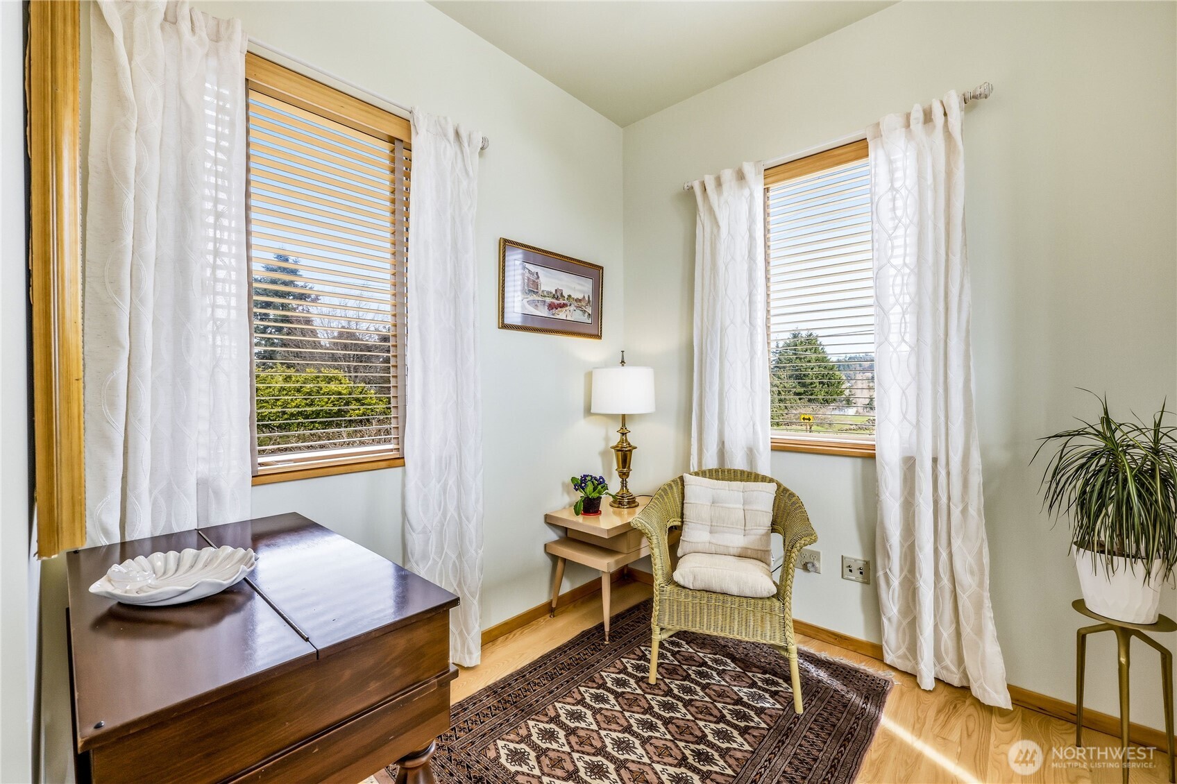 406 Discovery Road Port Townsend, WA 98368 - Photo 9 of 39