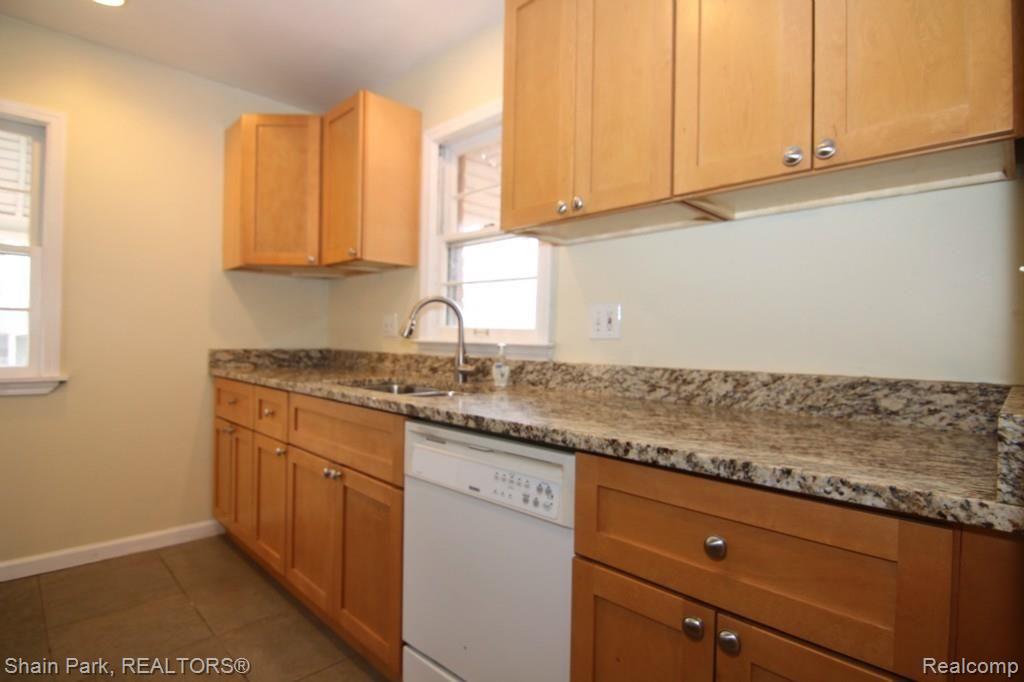 4298 Kenmore Road Berkley, MI 48072 - Photo 13 of 30 Beautiful Cabinetry