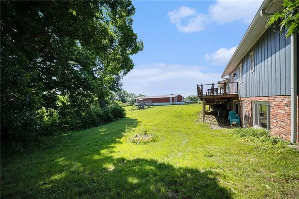 $487,500 | 37156 State Hwy Highway North, Barnard, MO 64423