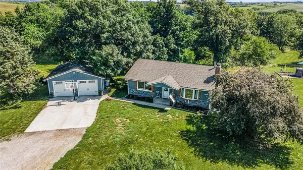 $487,500 | 37156 State Hwy Highway North, Barnard, MO 64423