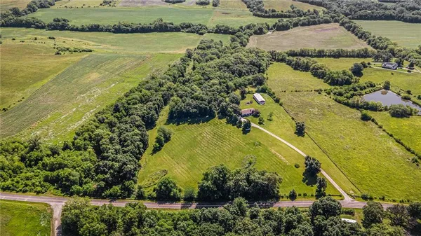 $487,500 | 37156 State Hwy Highway North, Barnard, MO 64423