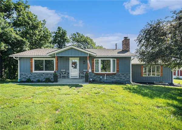 $487,500 | 37156 State Hwy Highway North, Barnard, MO 64423