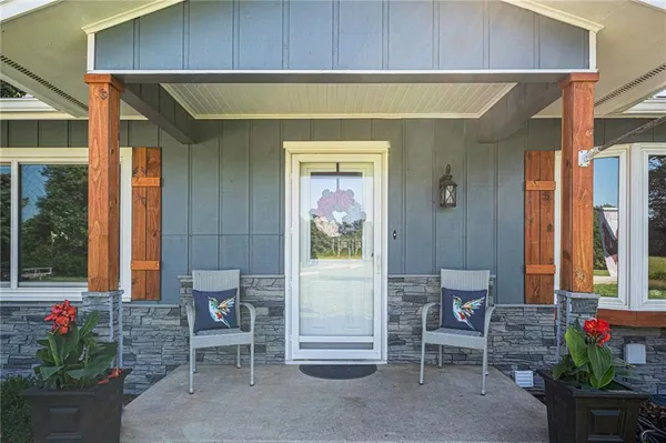 $487,500 | 37156 State Hwy Highway North, Barnard, MO 64423