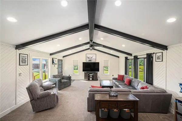 $487,500 | 37156 State Hwy Highway North, Barnard, MO 64423