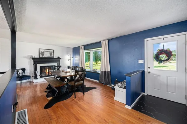 $487,500 | 37156 State Hwy Highway North, Barnard, MO 64423