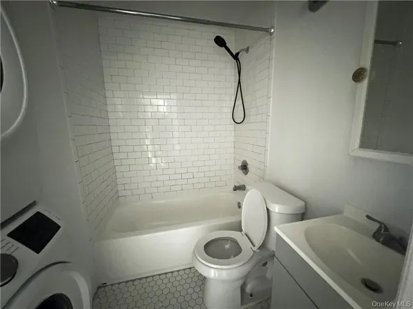 $2,300 | 1 Lexington Hills Road, Unit 7, Harriman, NY 10926