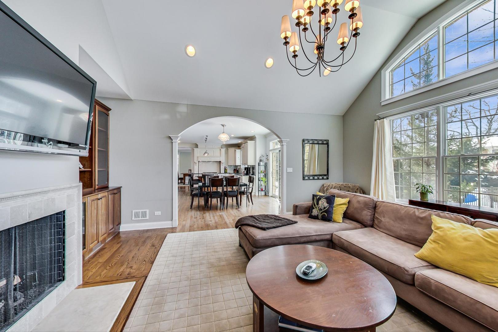 819 Redbud Lane Wilmette, IL 60091 - Photo 21 of 70 a living room with furniture and a large window