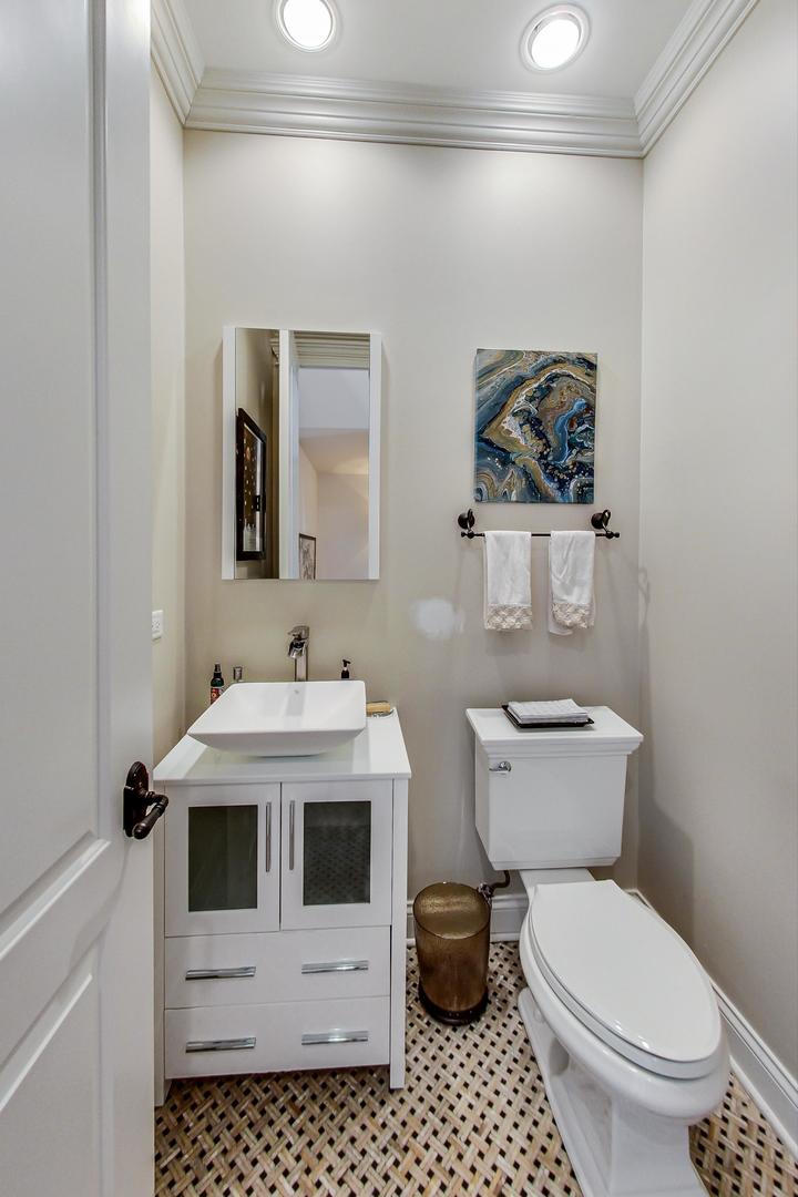 819 Redbud Lane Wilmette, IL 60091 - Photo 25 of 70