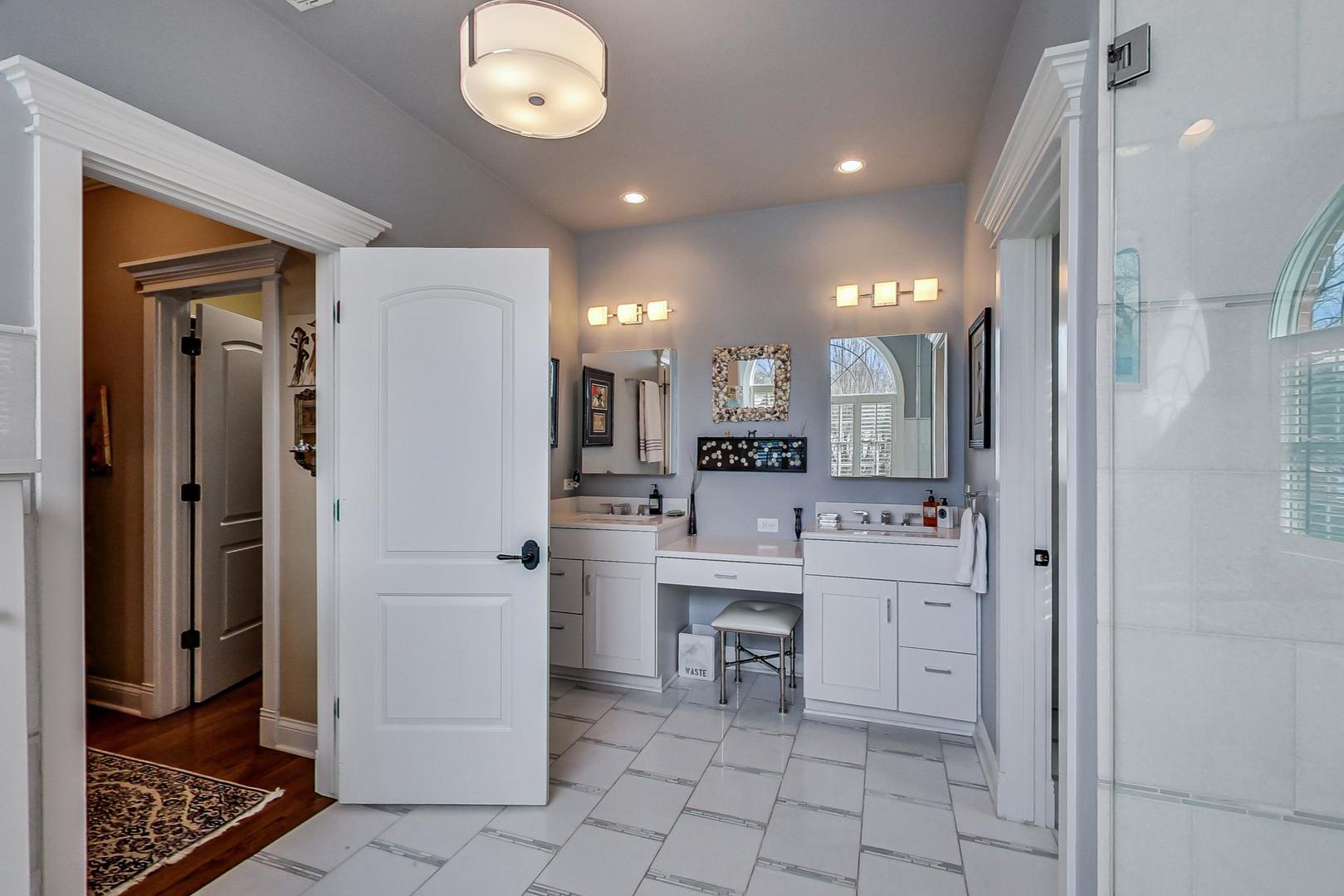 819 Redbud Lane Wilmette, IL 60091 - Photo 32 of 70