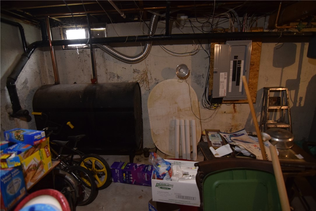 8 Pequot Avenue Westerly, RI 02891 - Photo 23 of 33 275 gallon oil tank, 200 amp electrical service