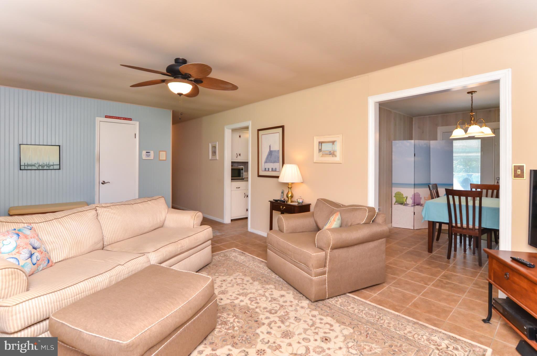 293 Chrystal Road Colonial Beach, VA 22443 - Photo 3 of 26 Living Room