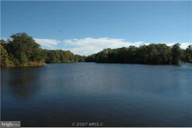 293 Chrystal Road Colonial Beach, VA 22443 - Photo 26 of 26 Community Freshwater Lake