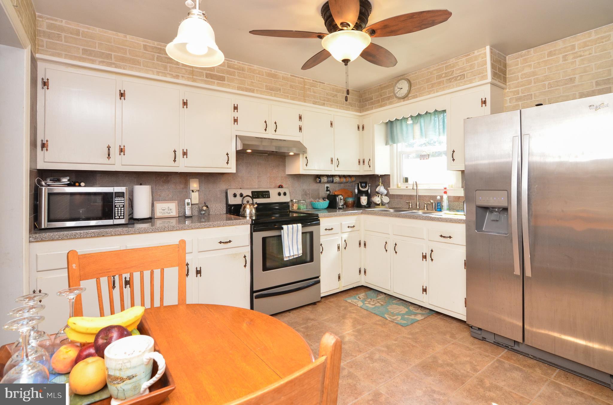 293 Chrystal Road Colonial Beach, VA 22443 - Photo 6 of 26 Kitchen