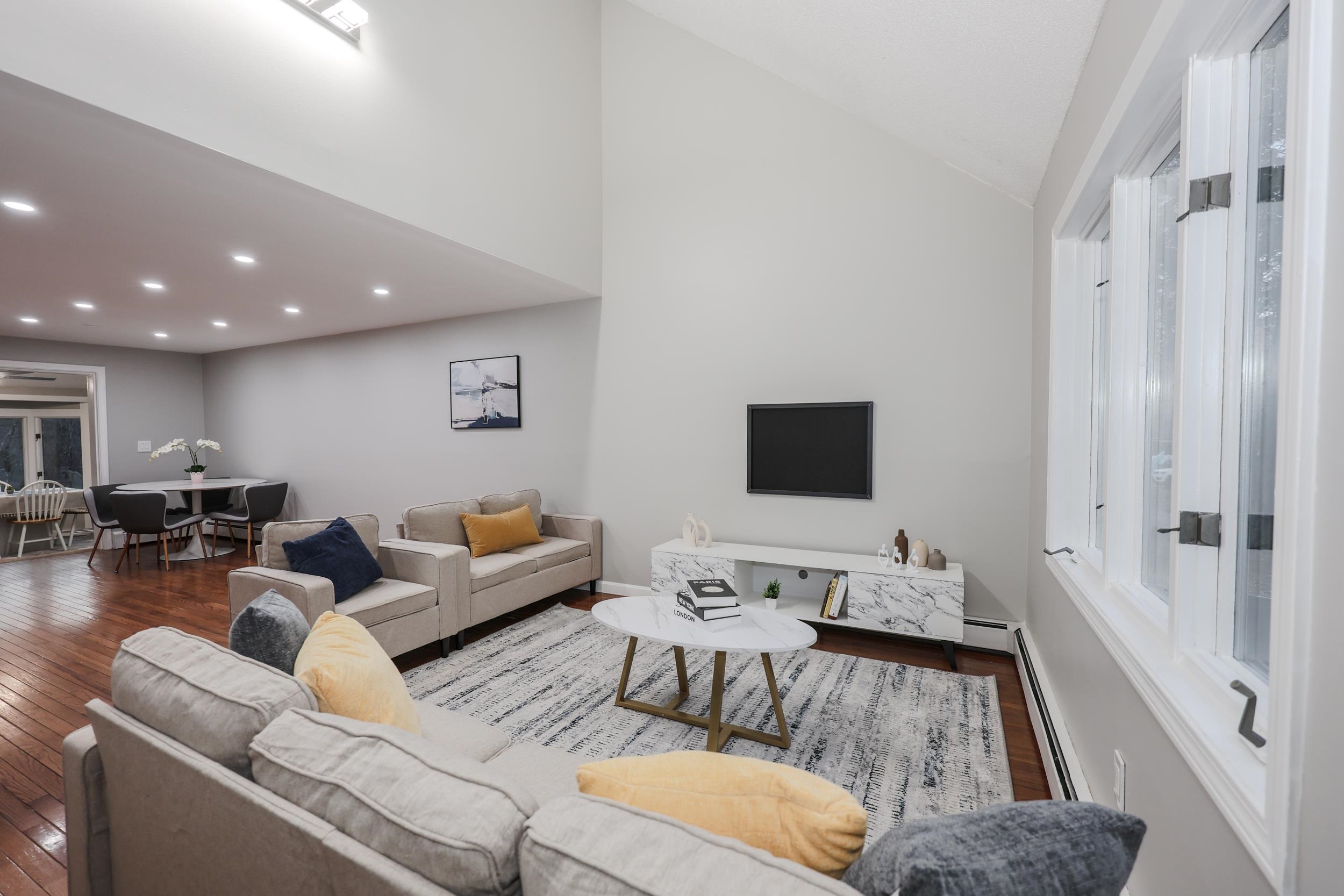 36 B Dale Road Hooksett, NH 03106 - Photo 3 of 28