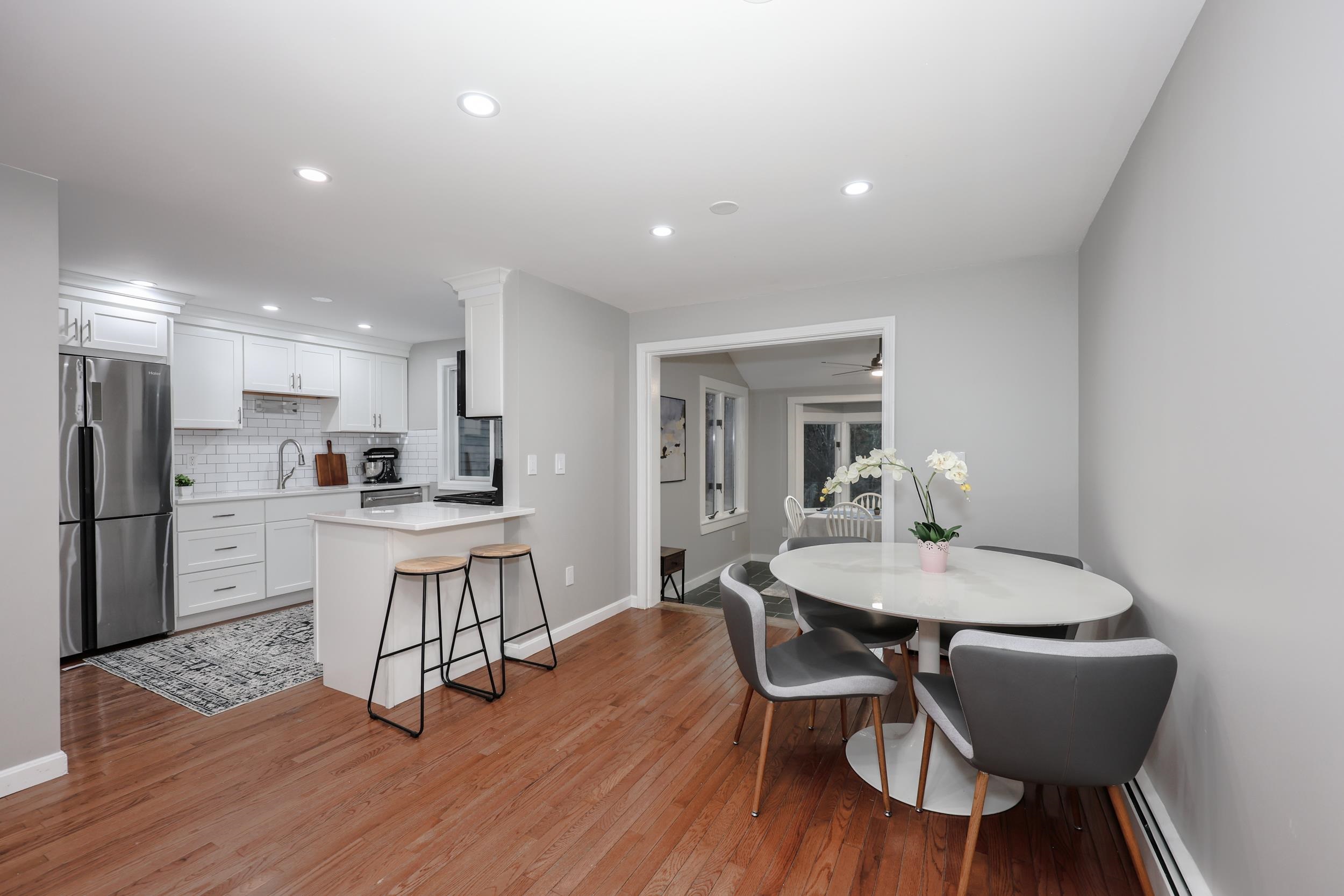 36 B Dale Road Hooksett, NH 03106 - Photo 4 of 28